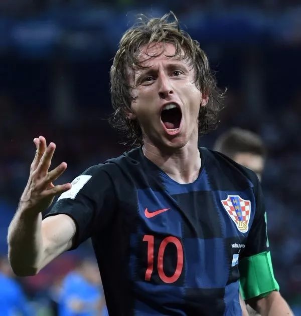 足球转会窗最新消息，欧洲豪门积极引援