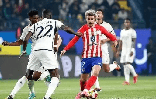 网传视频浙江U20全运会输球后被球迷训话，王钰栋摇头离开